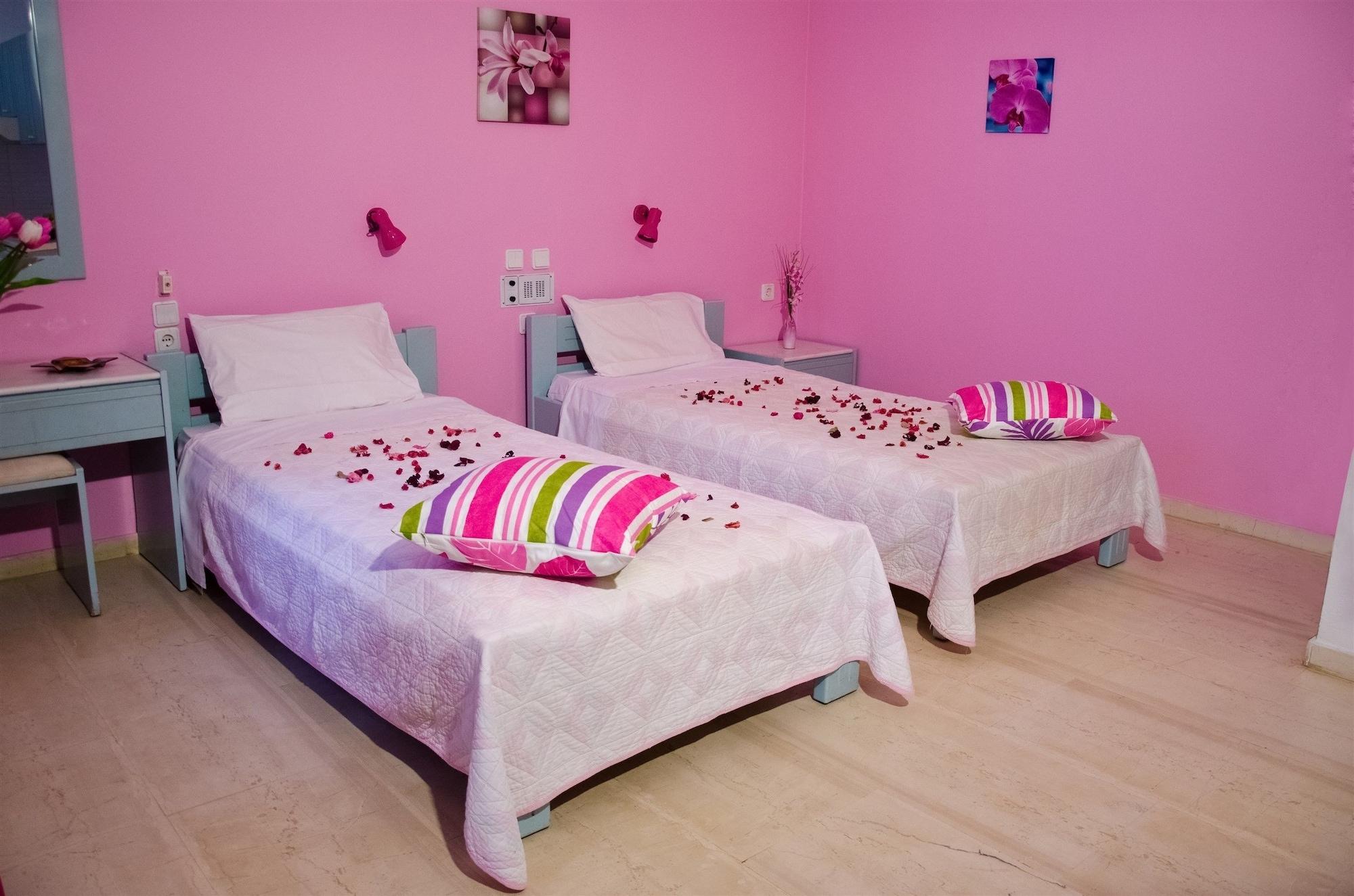 Galini Apartments มาเลีย ภายนอก รูปภาพ